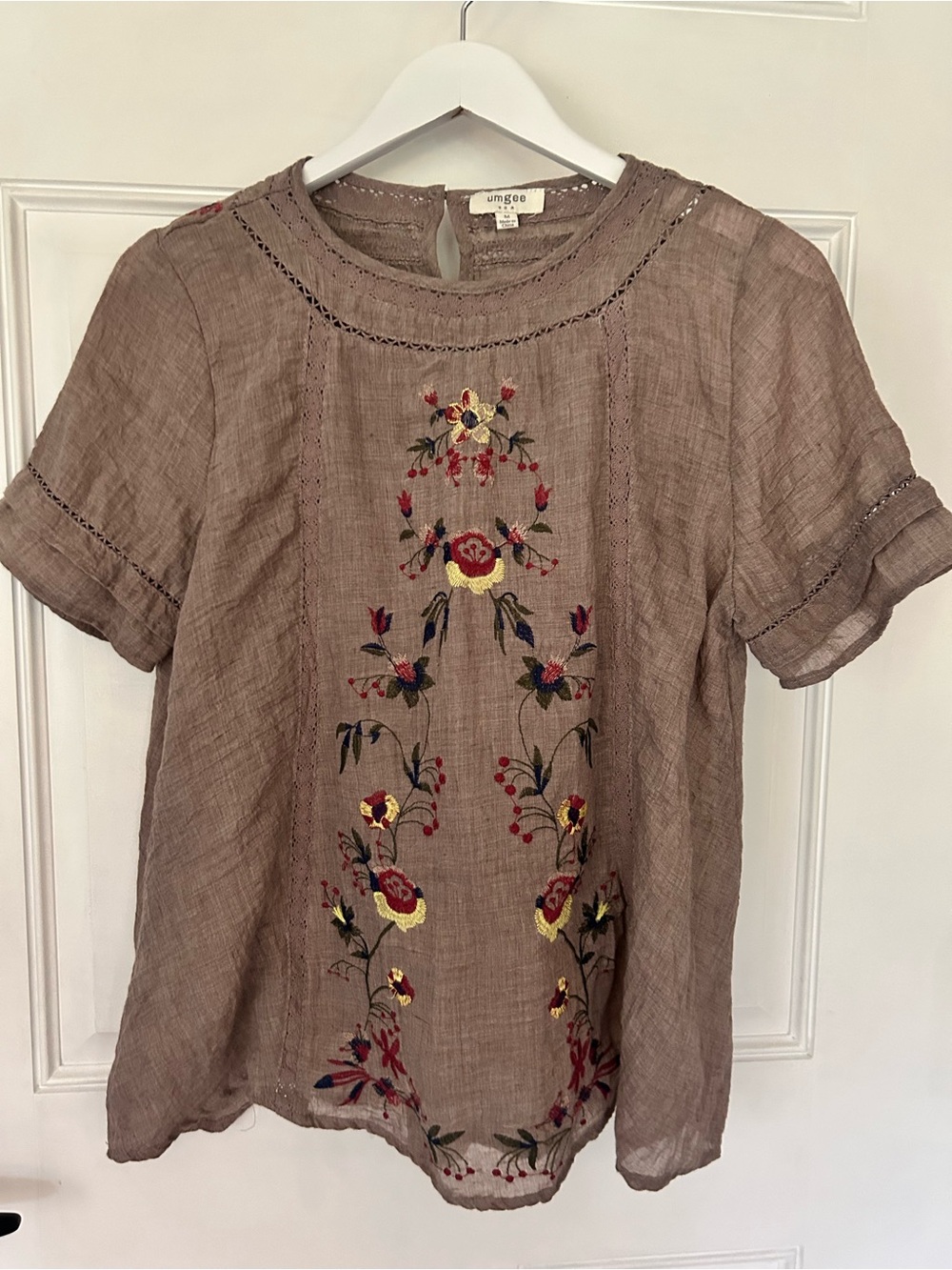 Umgee Mauve-Taupe Embroidered Short Sleeve Linen-Look Top